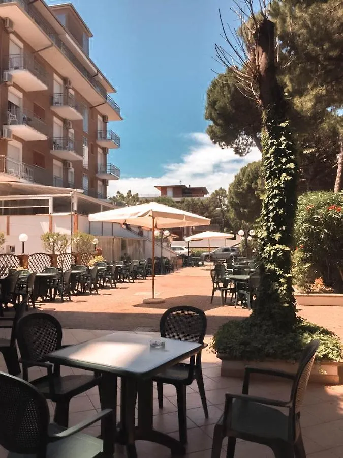 Hotel Zeus Cervia 3*,